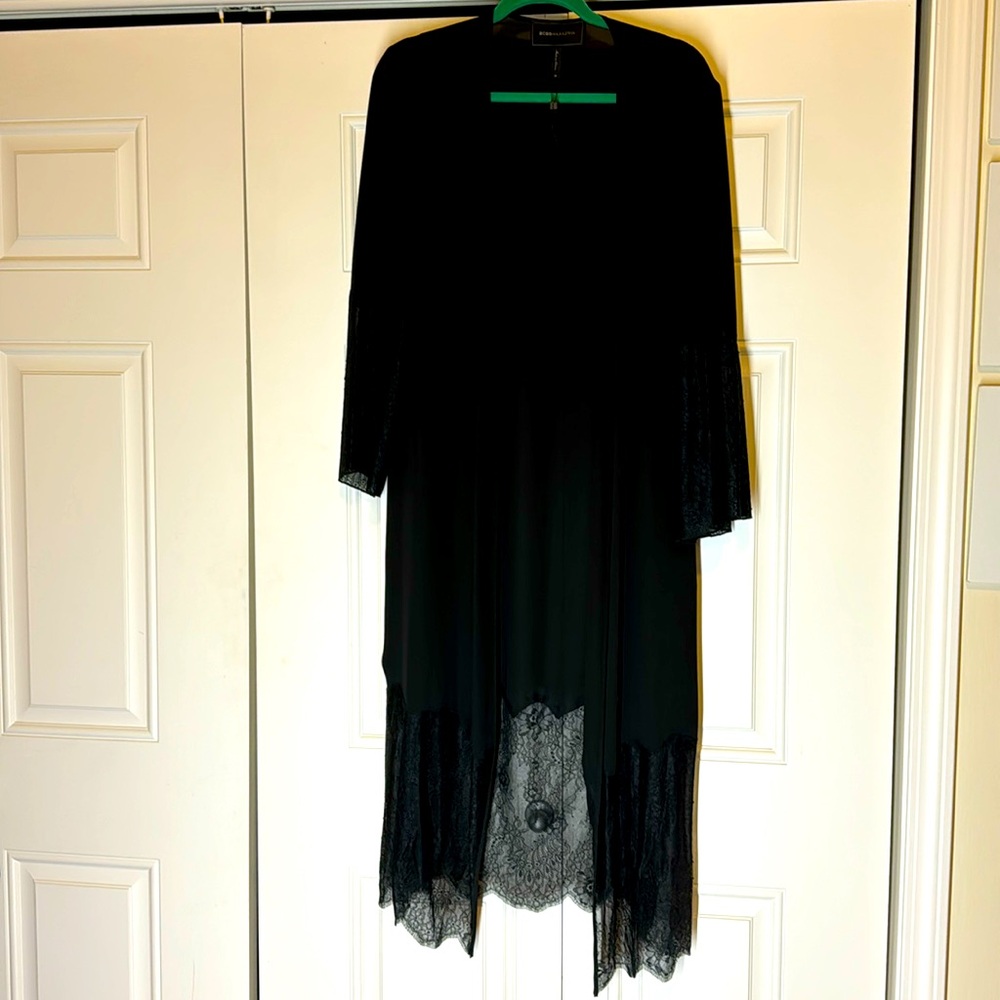 Black kimono with delicate lace, has pockets! BRAND NEW